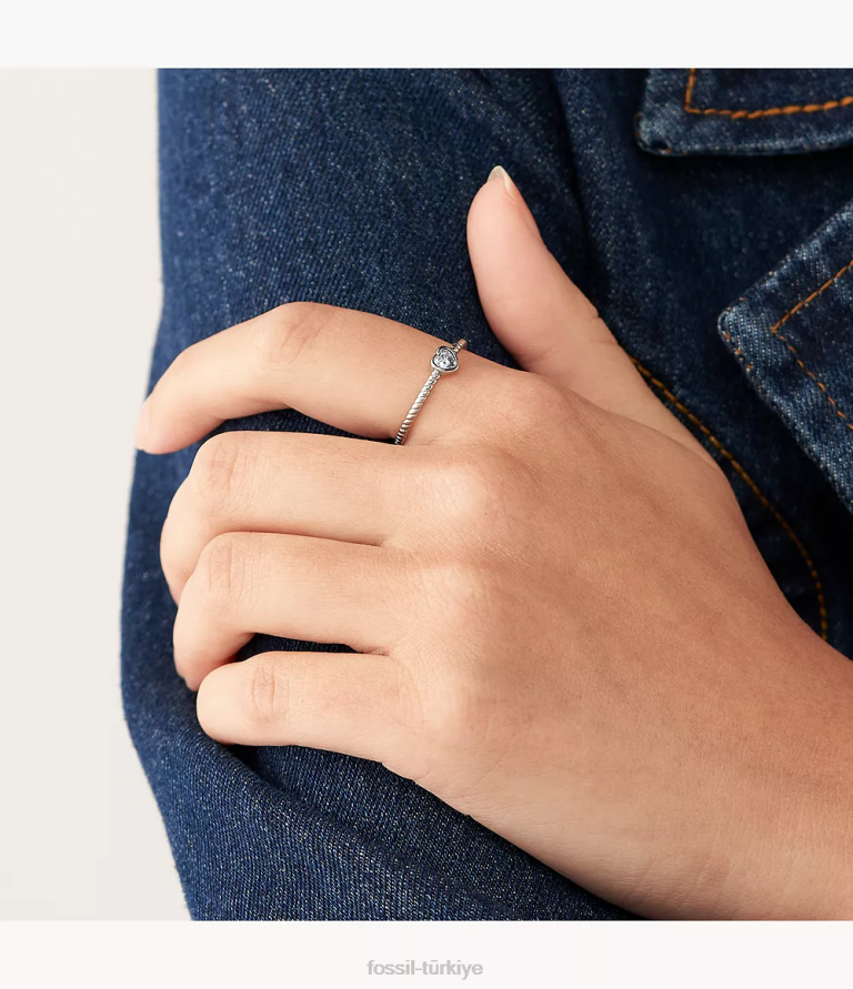 Fossil 6J041114 gümüş ton hepsi yığılmış paslanmaz çelik kalp parıltılı yüzük takı kadınlar